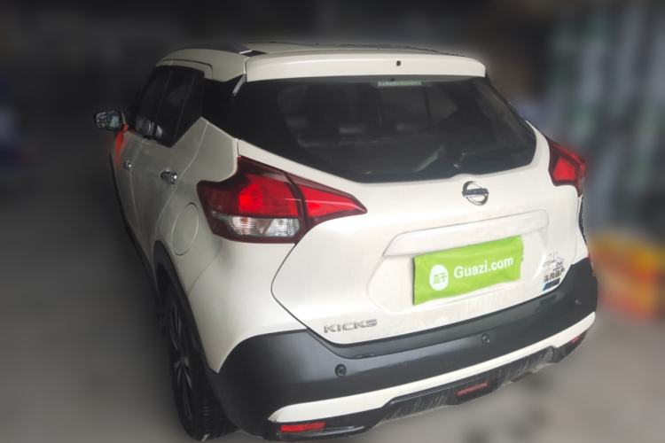 Used Nissan Kicks 2017 1.5L CVT Smart Drive Edition Rear Left 45 Deg