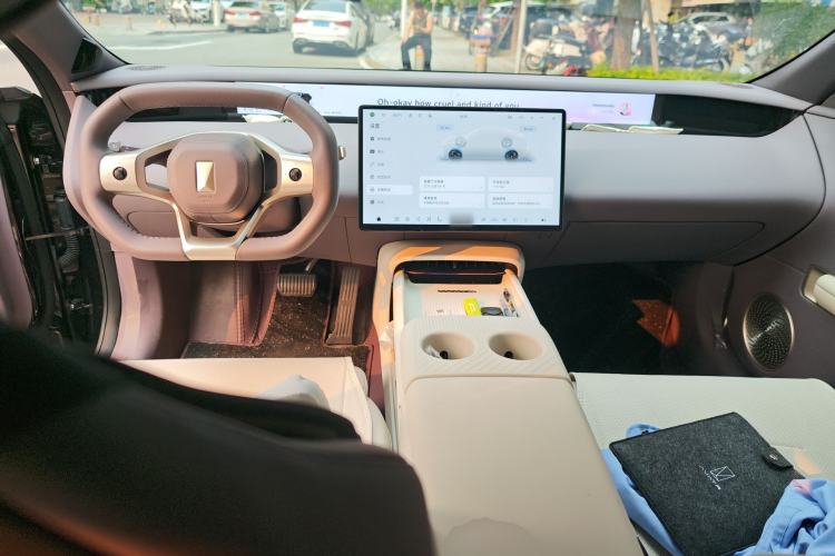 Used Avatr 06 2025 Pro Range-Extended Edition Center Console