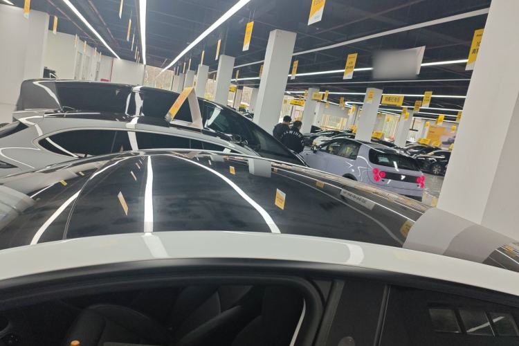 Used Tesla Model Y 2025 Long-Range All-Wheel-Drive Version