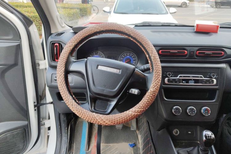 Used Dongfeng Fengon 380 2022 1.5L Standard Edition 7-Seater Passenger Vehicle