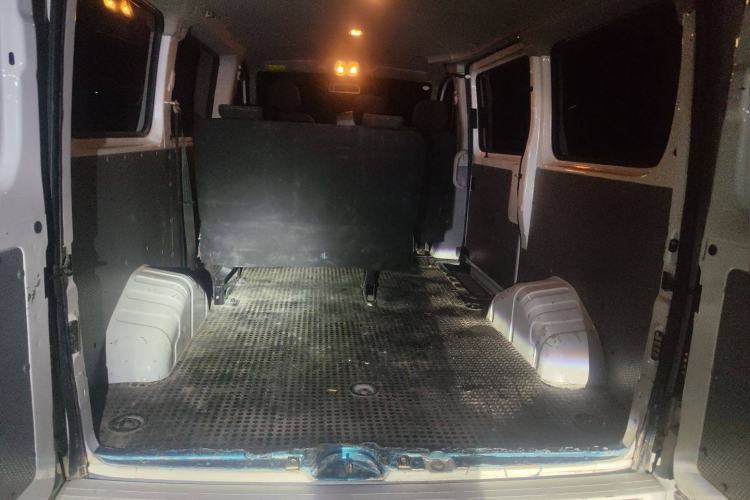 Used SAIC MAXUS Xintu V80 2025 Value Edition Aoyuntong 2.0T Manual Short Wheelbase Ultra-Low Roofline 127 Ps 5/6 Seats
