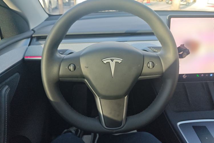 Used Tesla Model Y 2023 Rear-Wheel-Drive Version

