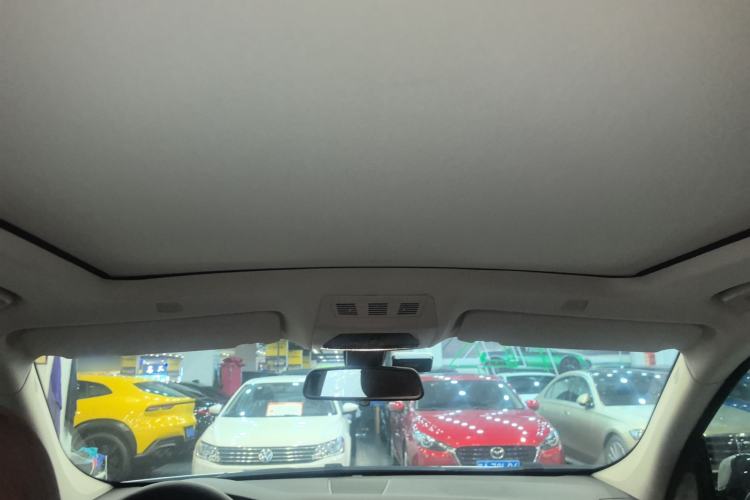 Used BMW 5 Series GT 2017 528i Leading Model Headliner