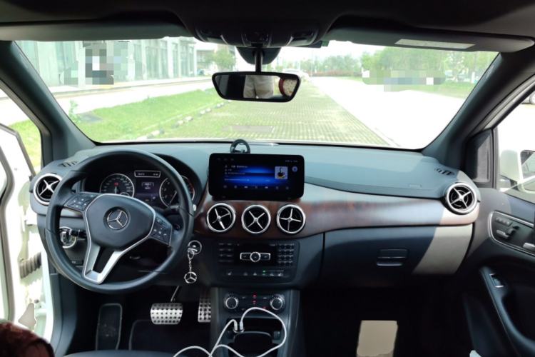 Used Mercedes-Benz B-Class 2012 B 200 Center Console