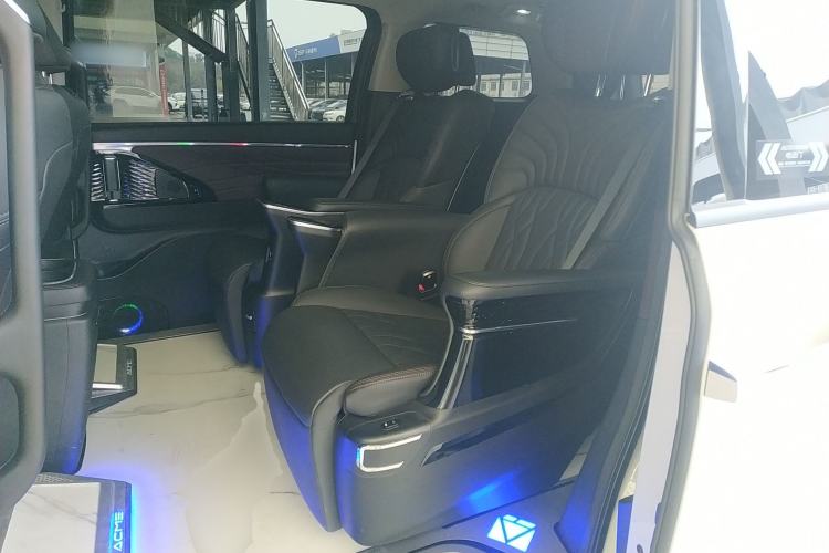 Used GAC Trumpchi M8 2024 Master Series 400T Prestige Edition