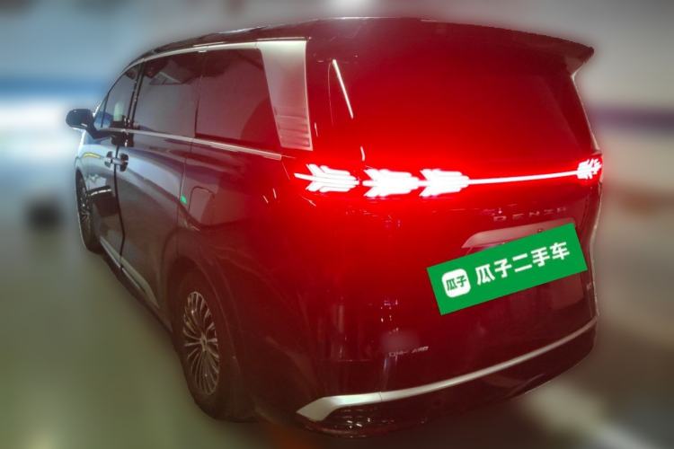 Used Denza D9 2022 DM-i 970 Four-Wheel Drive Flagship Model
