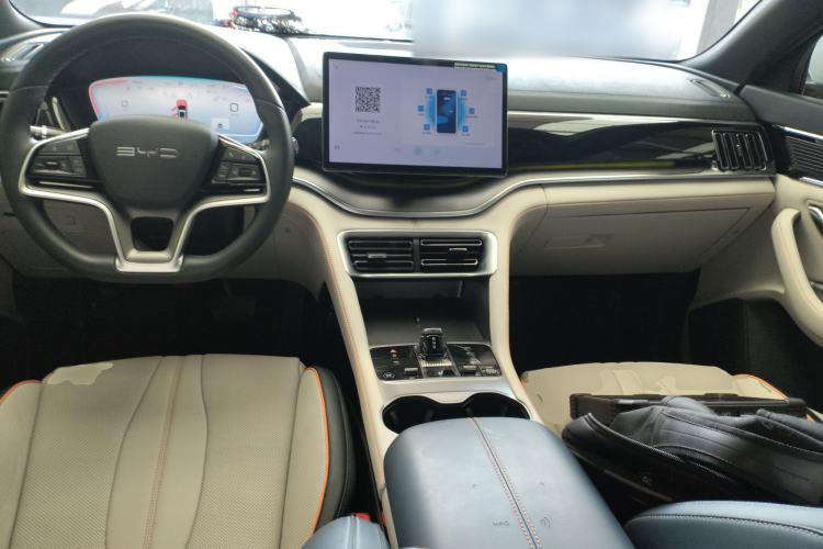 Used BYD Song PLUS New Energy 2024 HONOR Edition DM-i 110km Flagship PLUS Center Console