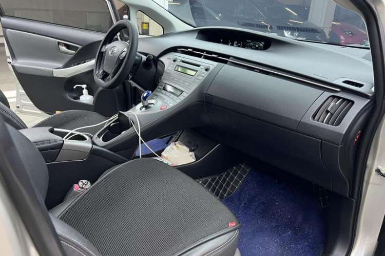 Used Toyota Prius 2012 1.8L Luxury Edition
