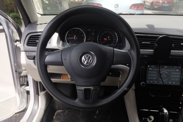 Used Volkswagen Gran Lavida 2013 1.6L Automatic Comfort Model
