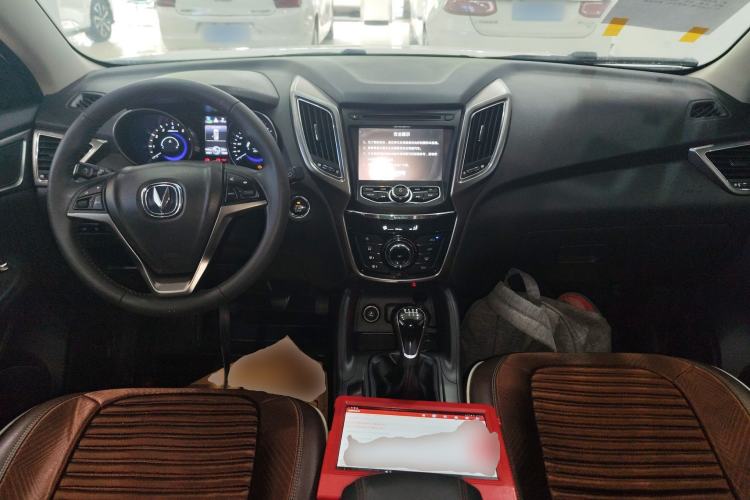 Used CHANGAN CS75 2014 2.0L Manual Leading Version China IV Standard Center Console
