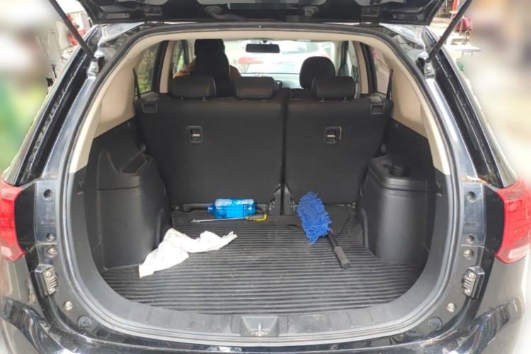 Used Mitsubishi Outlander 2016 2.0L Two-Wheel Drive Fashion Edition 5 Seats
