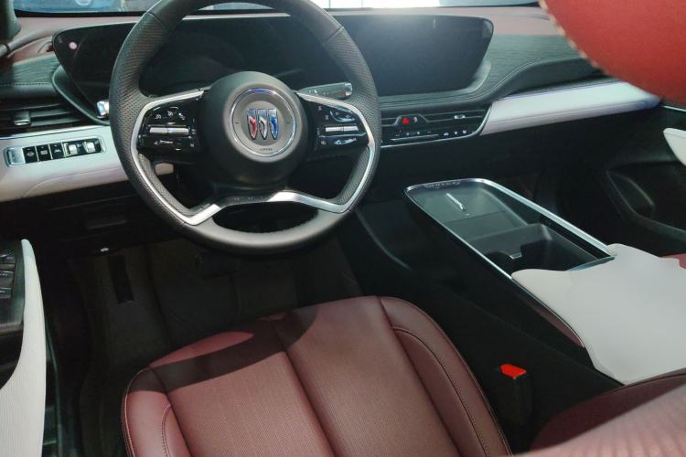 Used Buick LaCrosse 2025 28T Platinum Edition