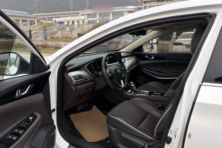 Used Changan Raeton CC 2018 1.5T Automatic Haoya Model Guangmang Edition China V Standard