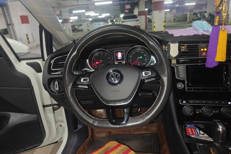 Used Volkswagen Golf 2014 1.4TSI Luxury Travel Edition Steering Wheel