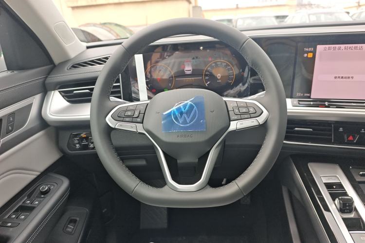 Used Volkswagen Tavendor 2026 Model 330TSI Luxury Journey—Shared Enjoyment Edition Steering Wheel