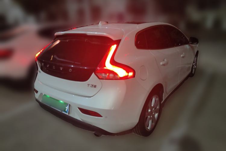 Used Volvo V40 2017 T3 Zhiya Edition Exterior 5