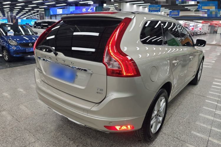 Used Volvo XC60 2017 T5 AWD Smart Upgrade Model
