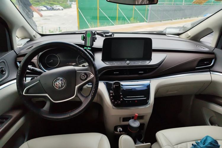 Used Buick GL8 2022 Land Cruiser Executive Class 652T Comfort Model

