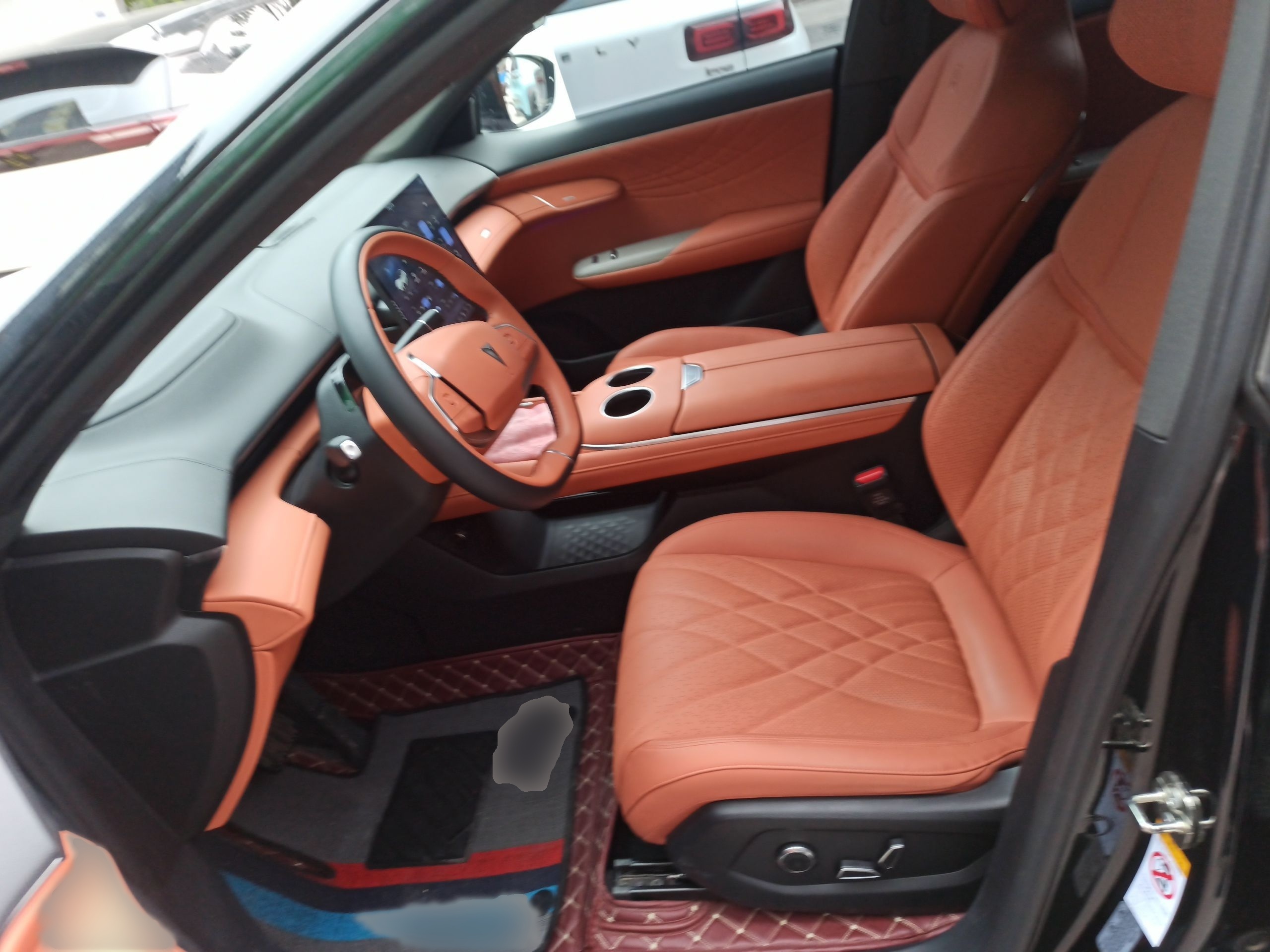 المقاعد الأمامية داخل السيارة