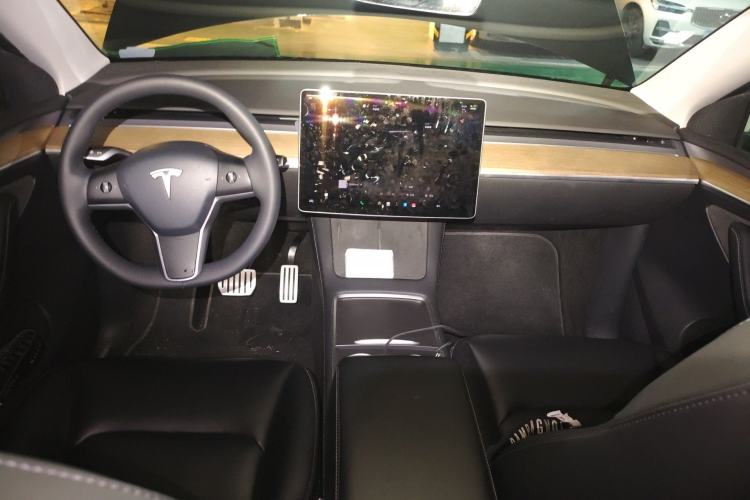 Used Tesla Model Y 2021 Performance High-Performance All-Wheel-Drive Version Center Console
