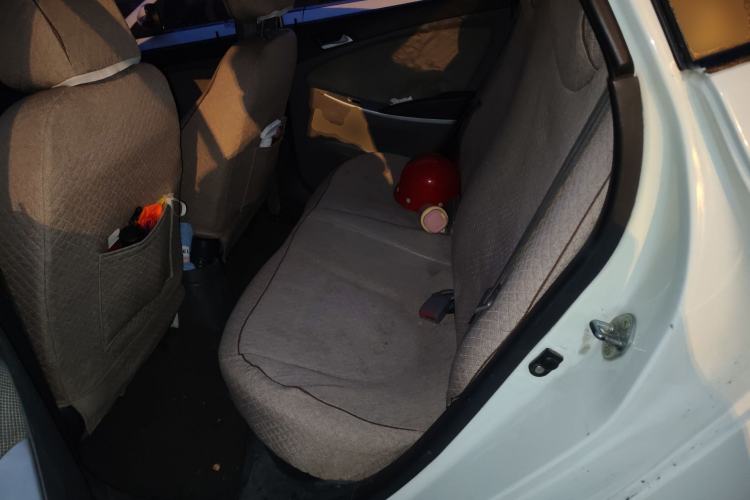 Used Hyundai Verna (older generation) 2010 Sedan 1.4L Automatic Comfort Model GS
