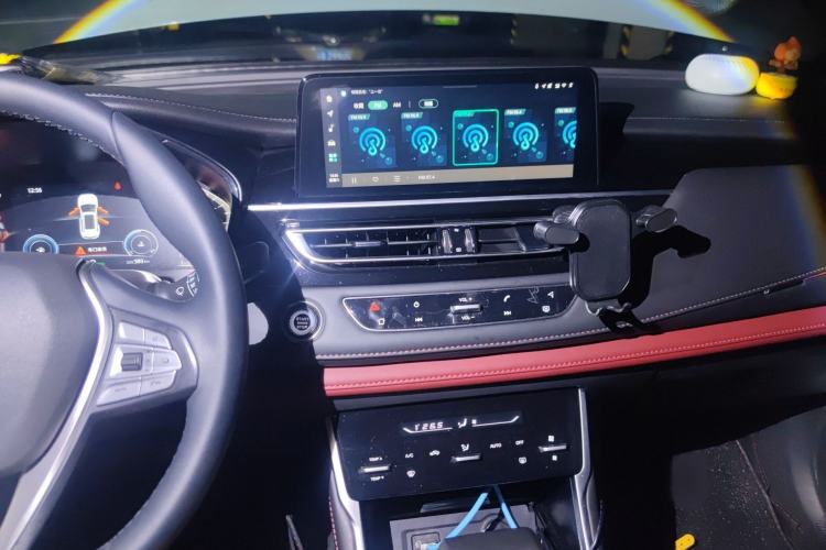 Used CHANGAN CS75 2023 Enjoy Edition 1.5T DCT Luxury Version Audio And AC Panel