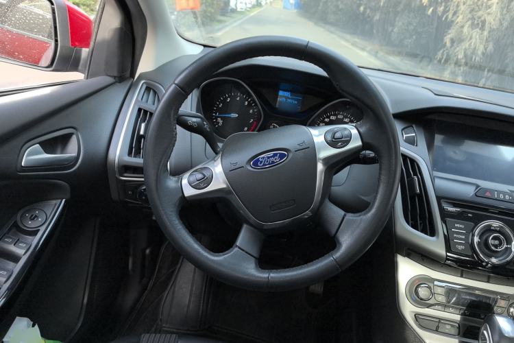 Used Ford Focus 2012 Sedan 1.6L Automatic Fashion Edition