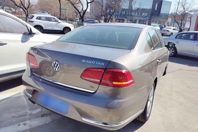 Used Volkswagen Magotan 2015 2.0 TSI Prestige Model
