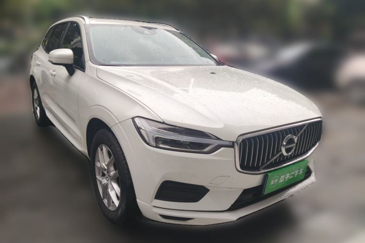 Used Volvo XC60 2019 T5 4x4 Smart Edition China V Standard Front Right 45 Deg