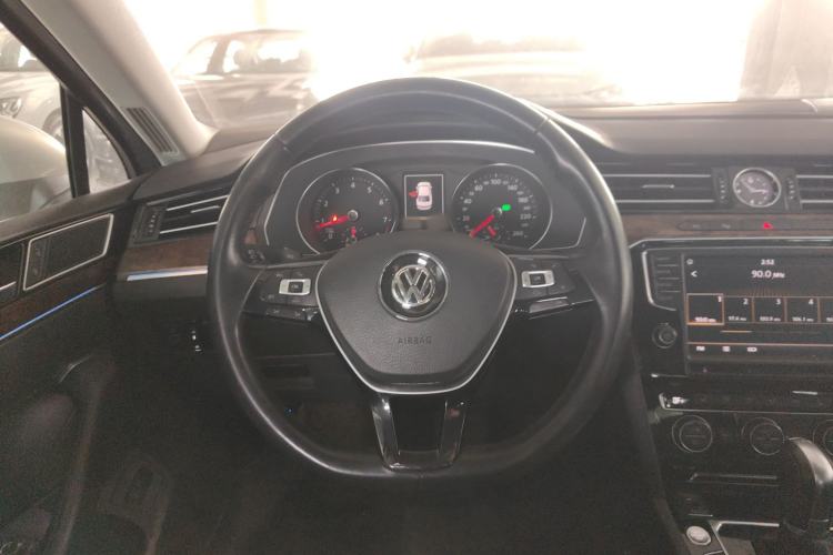 Used Volkswagen Magotan 2017 380TSI DSG Prestige Edition
