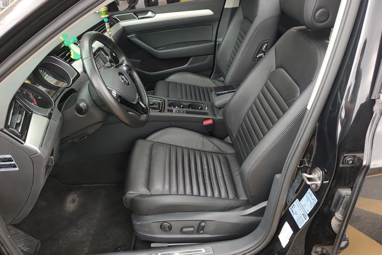 Used Volkswagen Magotan 2017 330TSI DSG Leading Model Left Front Seat