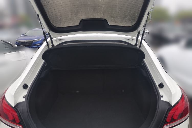 Used MG 6 2019 20T Automatic Sport Edition Trunk