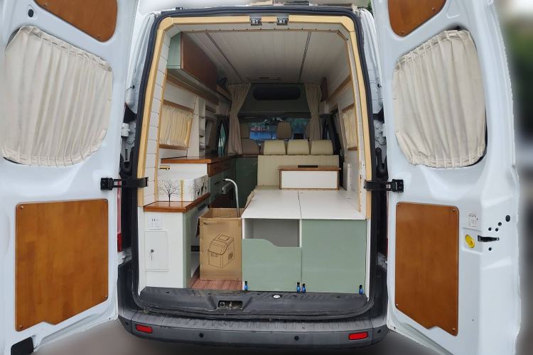 Used Ford Transit 2019 2.0T Diesel Multi-Purpose Commercial Vehicle Mid-Drive Mid-Roof 6-Seater China VI Standard Trunk