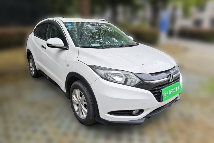 Used Honda Vezel 2015 1.5L CVT two-wheel drive Comfort trim Front Right 45 Deg