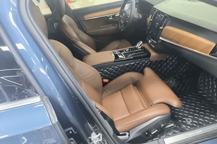 Used Volvo S90 New Energy 2023 T8 Plug-in Hybrid All-Wheel Drive Long-Range Zhiyi Luxury Edition
