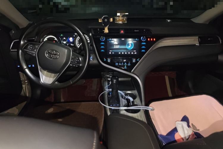 Used Toyota Camry 2019 Dual-Engine 2.5 HG Luxury Edition China VI Standard Center Console