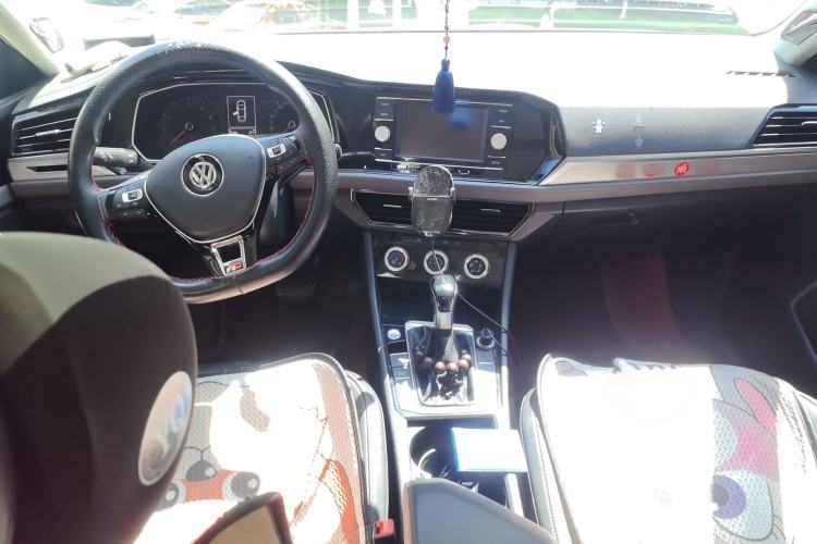 Used Volkswagen Sagitar 2019 280TSI DSG Comfort Version China VI Standard Center Console