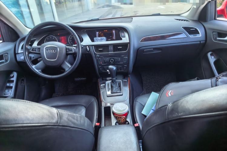 Used Audi A4L 2012 2.0 TFSI automatic Comfort trim level