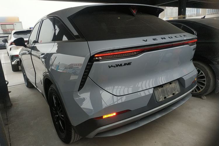 Used Venucia V 2021 260T Idol Edition
