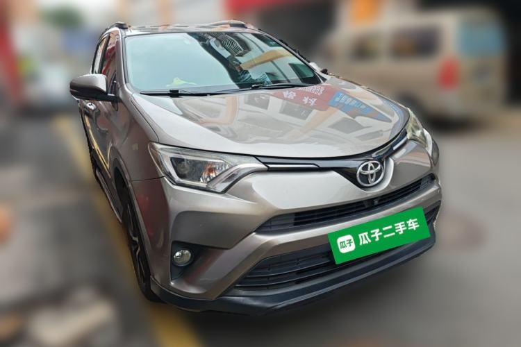 Used Toyota RAV4 2016 2.0L CVT Two-Wheel Drive Fashion Edition China V Standard