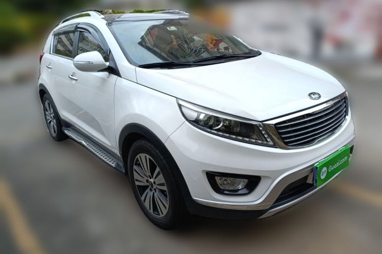 Used Kia Sportage R 2015 2.0L Automatic Two-Wheel Drive DLX Model Front Right 45 Deg