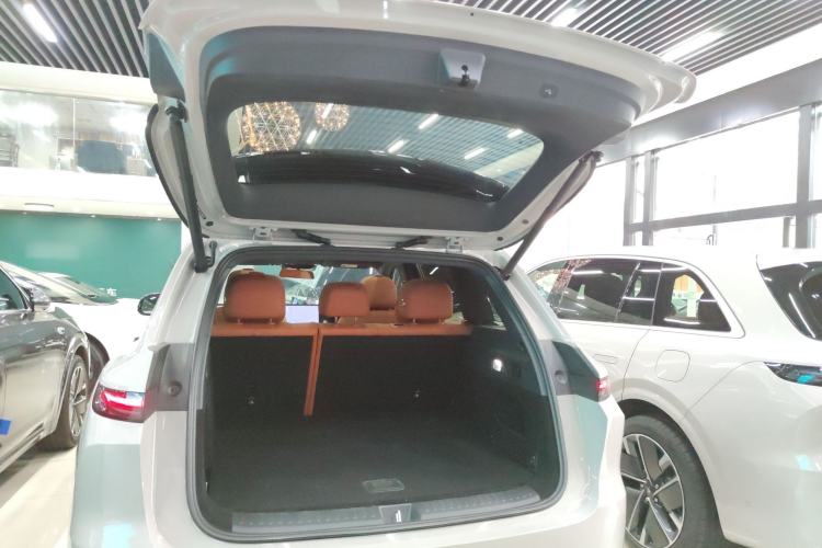 Used Li Auto L6 2025 Pro Smart Refresh Edition Trunk