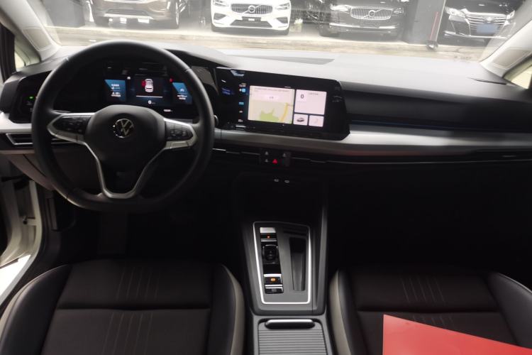 Used Volkswagen Golf 2024 280TSI DSG Pro 50th Anniversary Edition Center Console