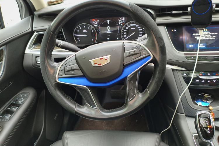 Used Cadillac XT5 2018 28T Four-Wheel Drive Luxury Model Steering Wheel
