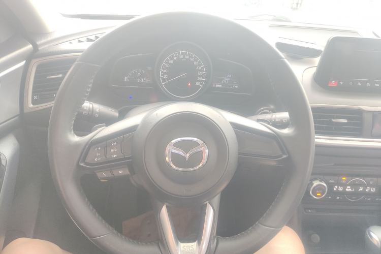 Used Mazda 3 Axela 2017 Hatchback 2.0L Automatic Luxury Model Emission Standard China V Steering Wheel