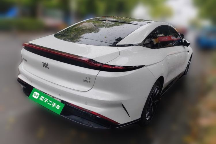 Used IM L7 2022 Dynamic Model Rear Right 45 Deg