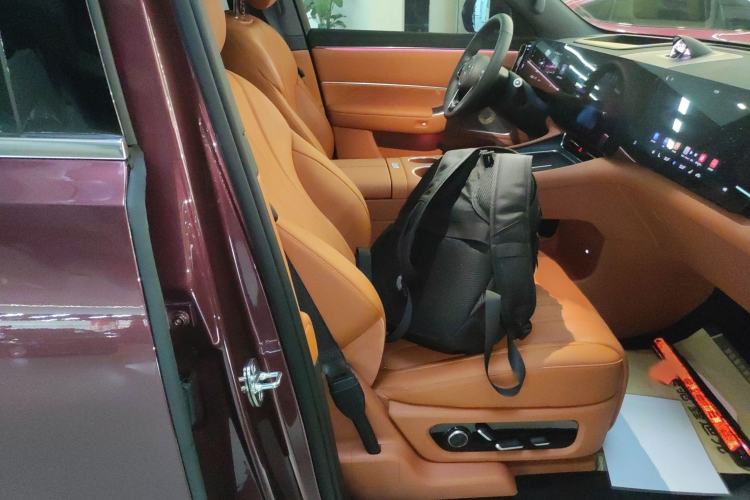 Used Hima AITO M8 2025 Extended-Range Max+ Version 53.4 kWh 6-Seater Edition