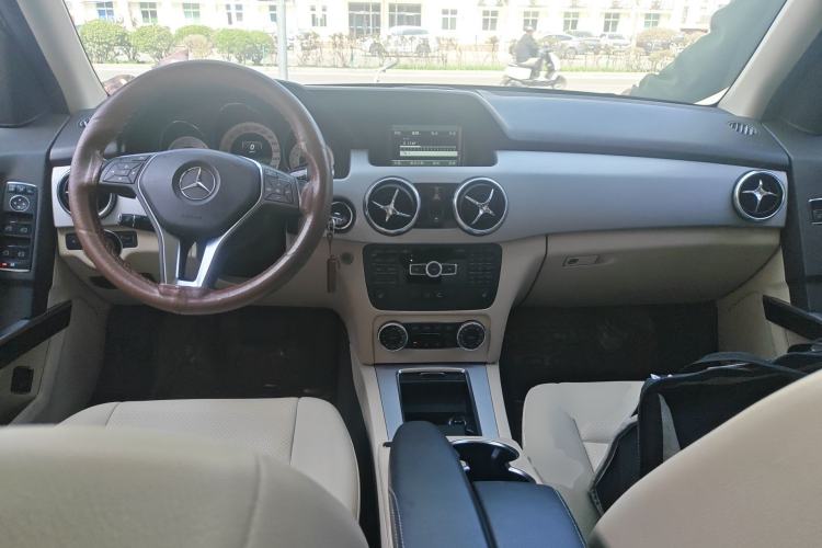 Used Mercedes-Benz GLK-Class 2013 GLK 300 4MATIC Dynamic Sunroof Model