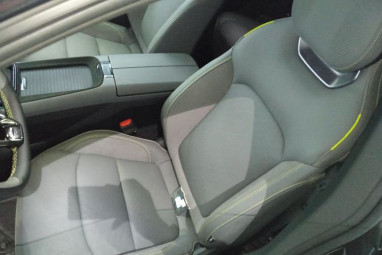 Used Lynk & Co 08 EM-P 2025 120km Long-Range Halo