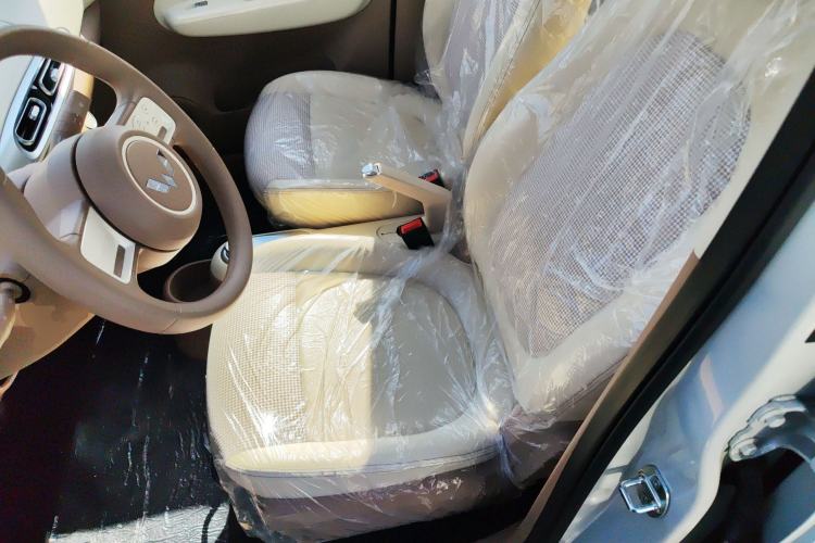 Used Wuling Hongguang MINIEV 2025 Four-Door Version Advanced Edition Left Front Seat